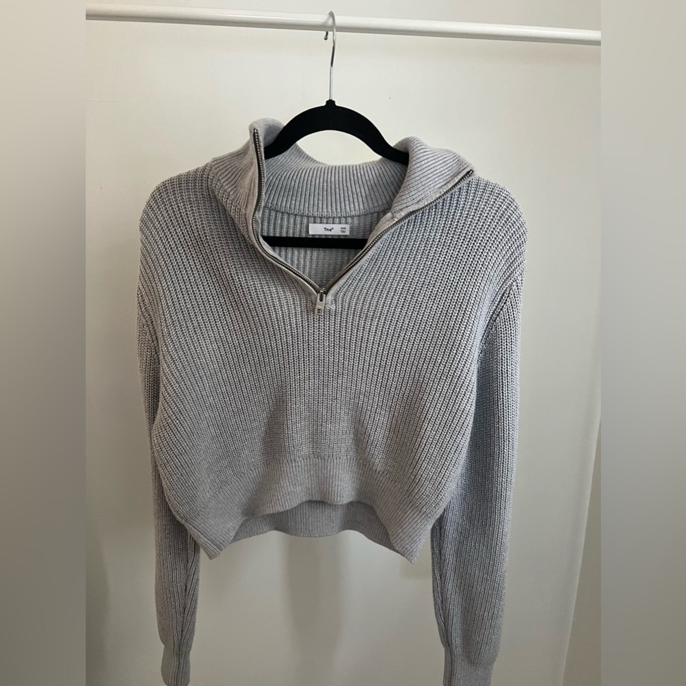 Aritzia TNA cropped knit sweater